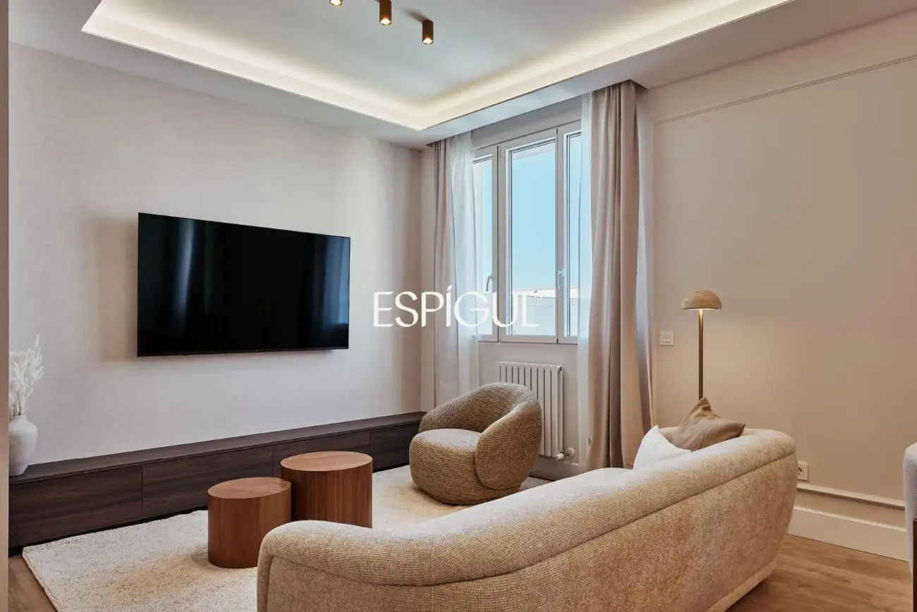 Appartement à vendre rénové avec débarras dans le quartier de Salamanca