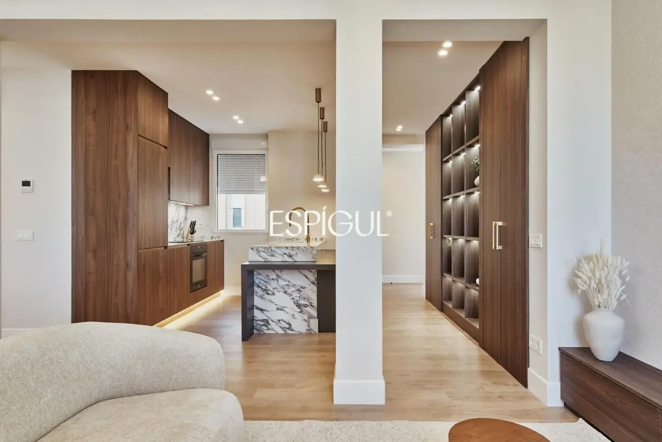 Отремонтированная квартира с кладовой на продажу в районе Саламанка