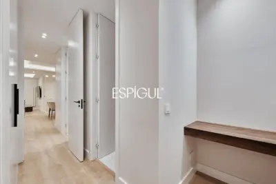 Piso en venta reformado y amueblado con plaza de garaje en Lista