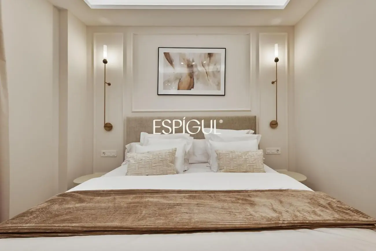 Piso en venta reformado y amueblado con plaza de garaje en Lista