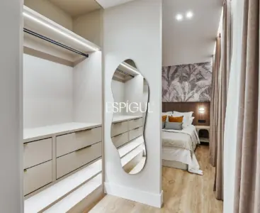 Renovated and furnished apartment for sale in the Salamanca district