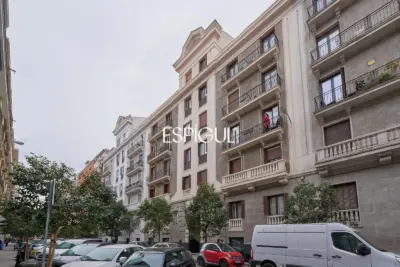 Renovated and furnished apartment for sale in the Salamanca district