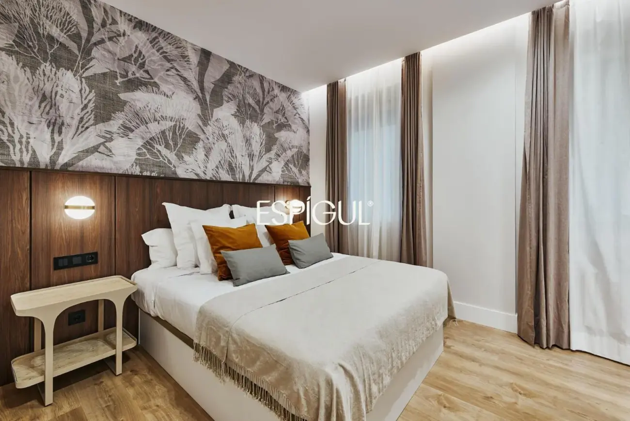 Renovated and furnished apartment for sale in the Salamanca district