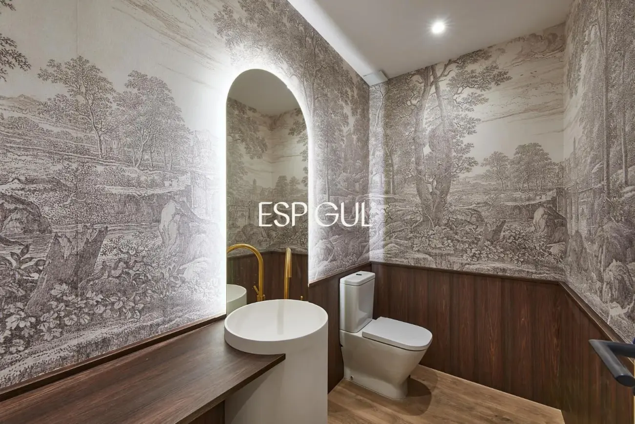 Renovated and furnished apartment for sale in the Salamanca district