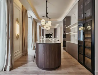 Appartement à vendre rénové et meublé dans immeuble classique, Justicia