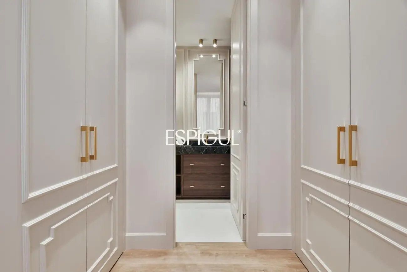 Appartement à vendre rénové et meublé dans immeuble classique, Justicia