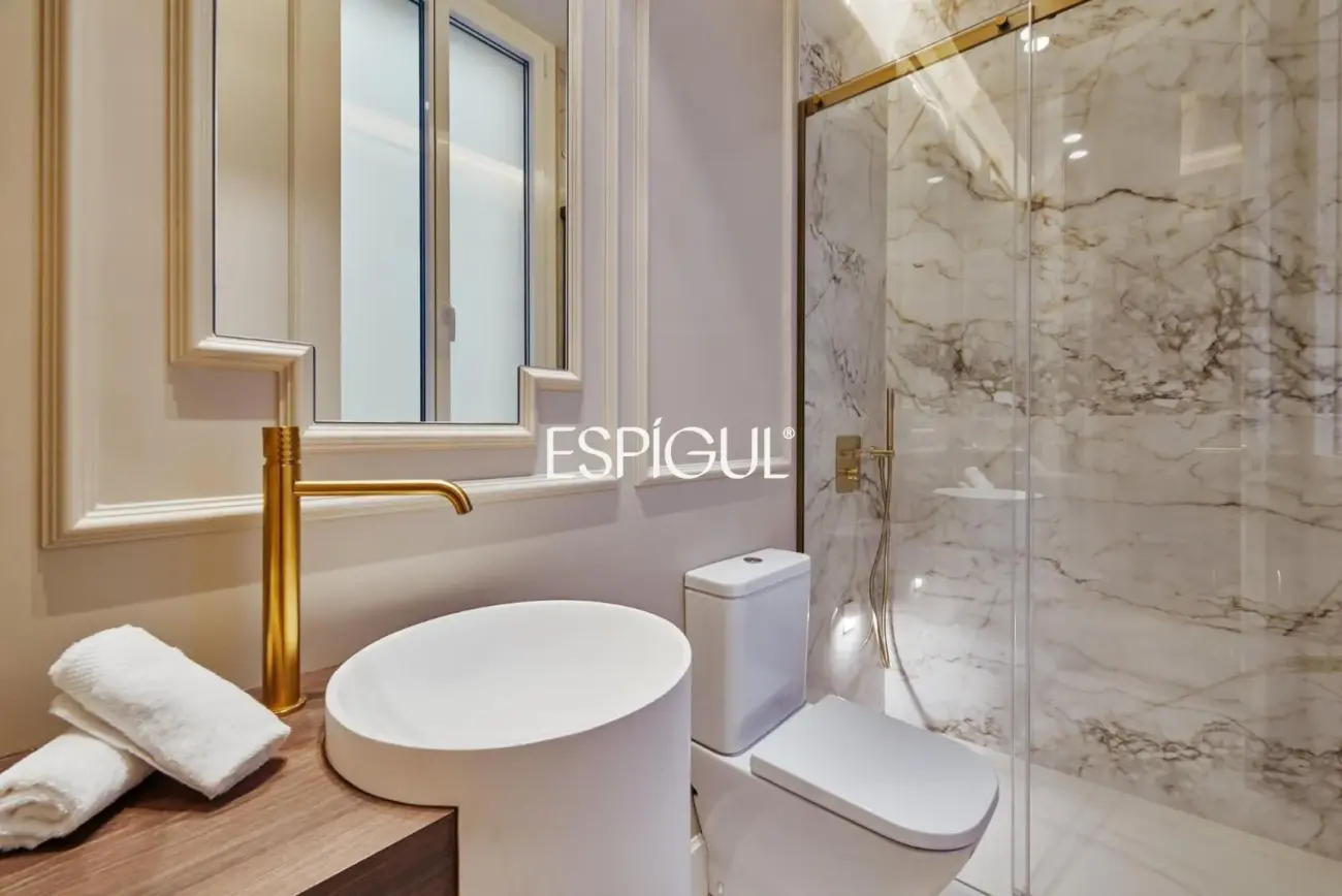 Appartement à vendre rénové et meublé dans immeuble classique, Justicia