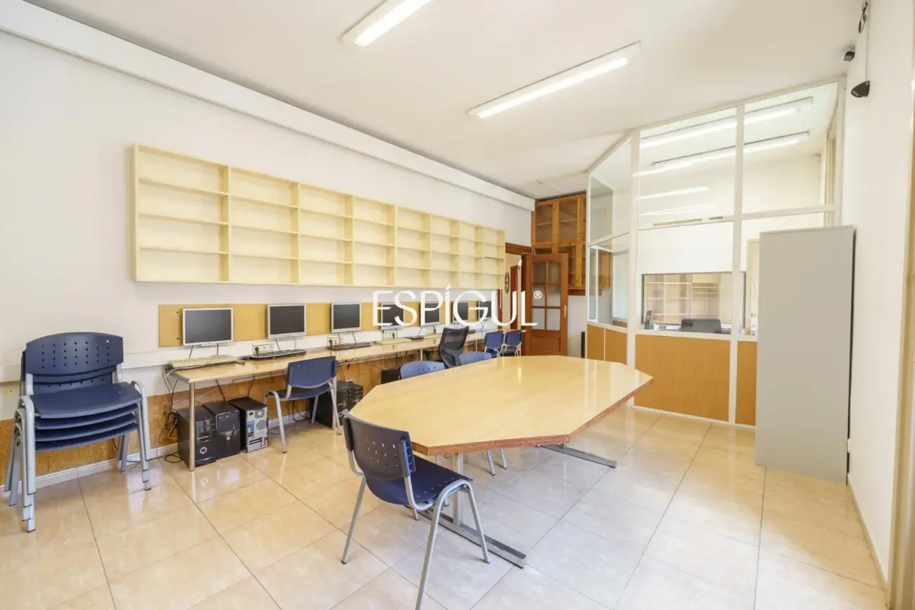 Уникальная квартира под ремонт в престижном здании Quadrat d’Or