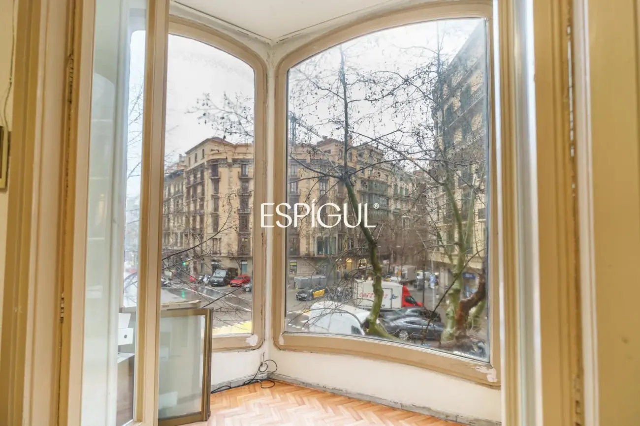 Уникальная квартира под ремонт в престижном здании Quadrat d’Or