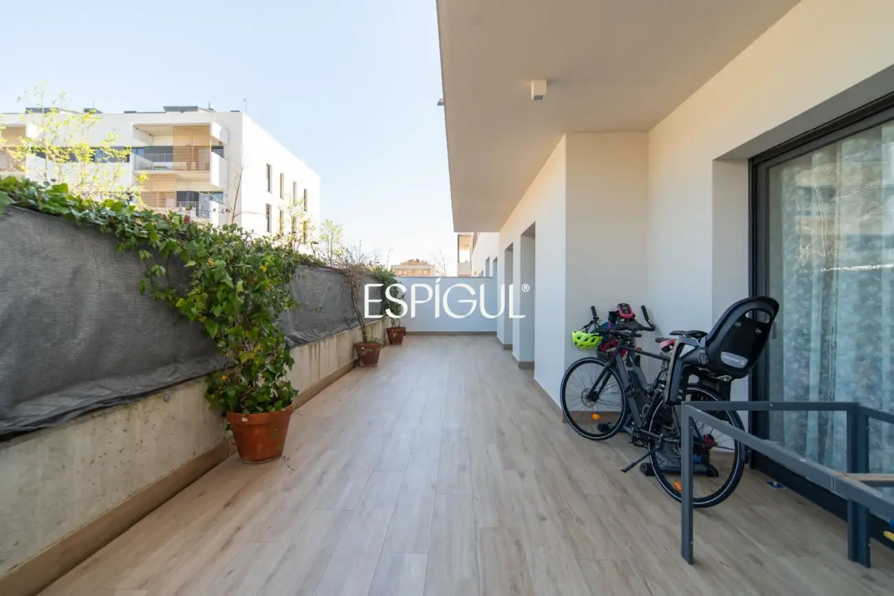 Planta baja de 3 habitaciones en Vilablareix