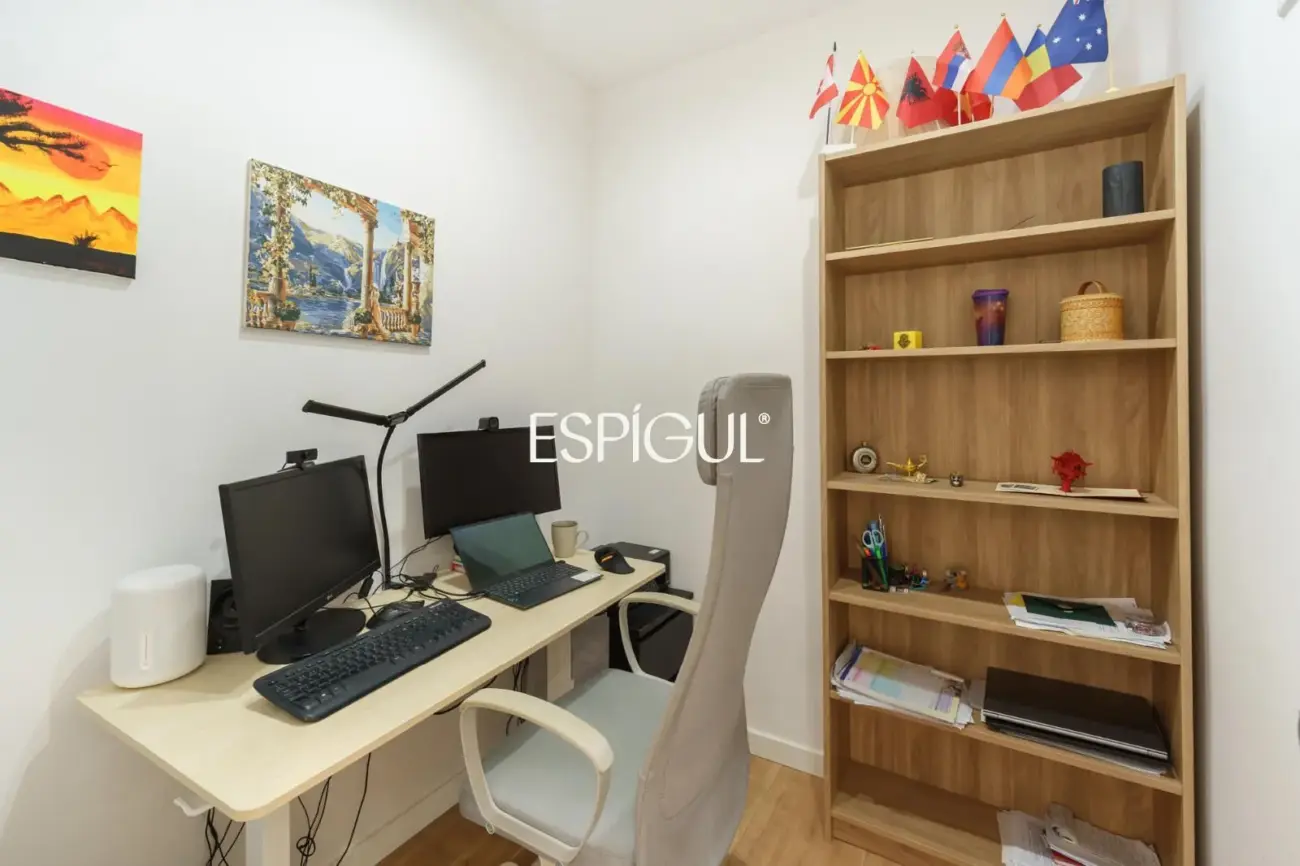 Renovated apartment with balcony in a period building in Sant Antoni