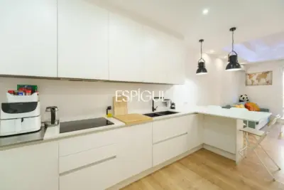 Renovated apartment with balcony in a period building in Sant Antoni