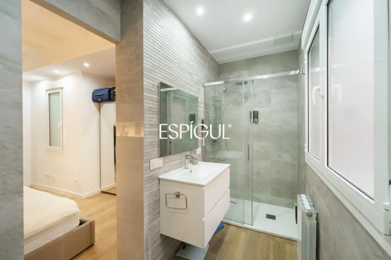 Renovated apartment with balcony in a period building in Sant Antoni