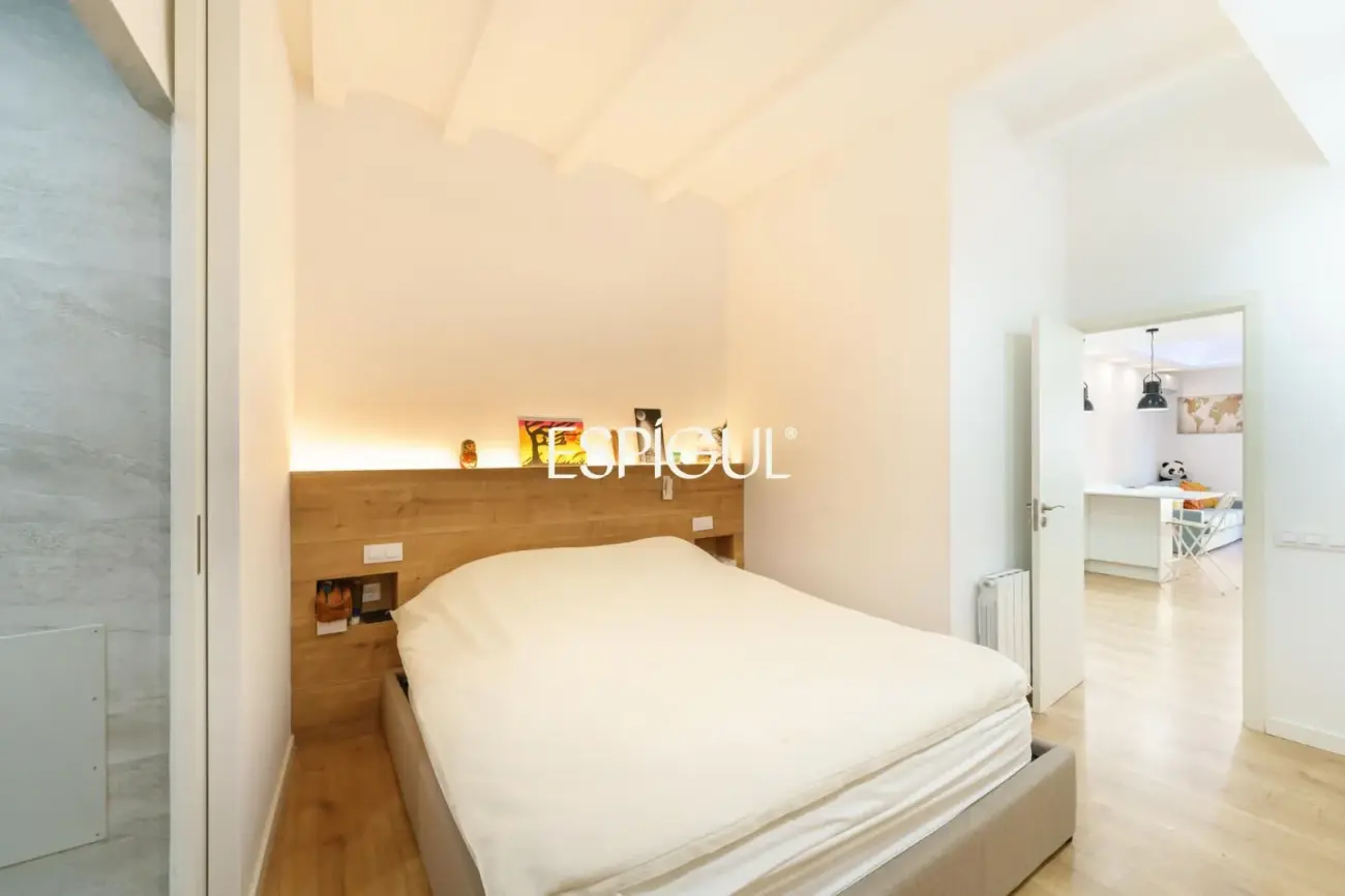 Renovated apartment with balcony in a period building in Sant Antoni