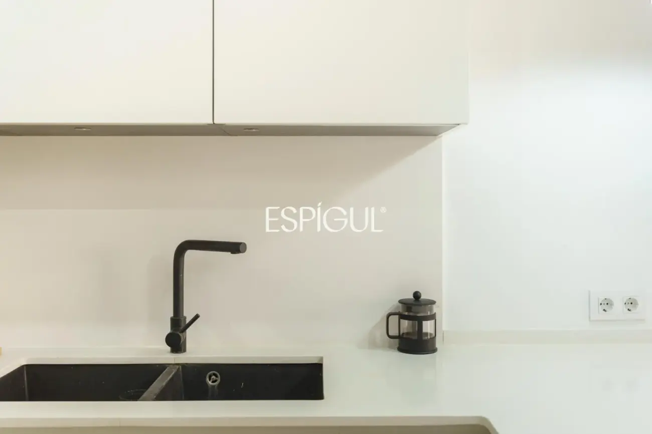 Renovated apartment with balcony in a period building in Sant Antoni