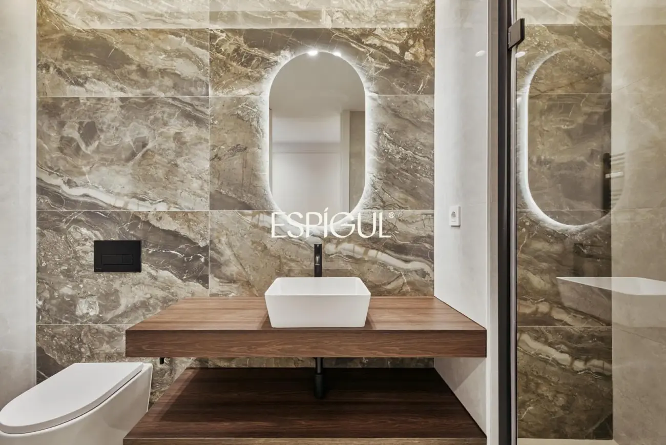 Vivienda situada en la calle General Díaz Porlier con plaza de garaje, Lista