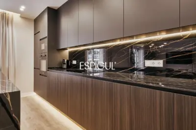 Vivienda situada en la calle General Díaz Porlier con plaza de garaje, Lista