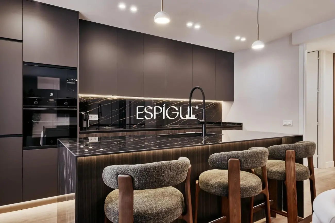 Vivienda situada en la calle General Díaz Porlier con plaza de garaje, Lista