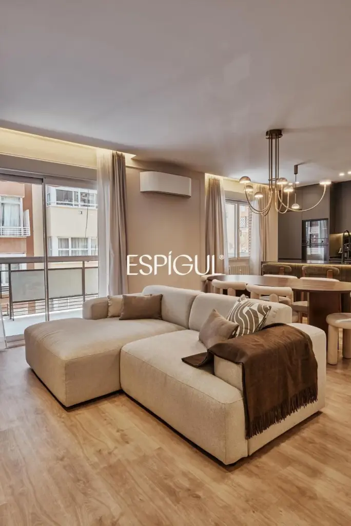 Vivienda situada en la calle General Díaz Porlier con plaza de garaje, Lista