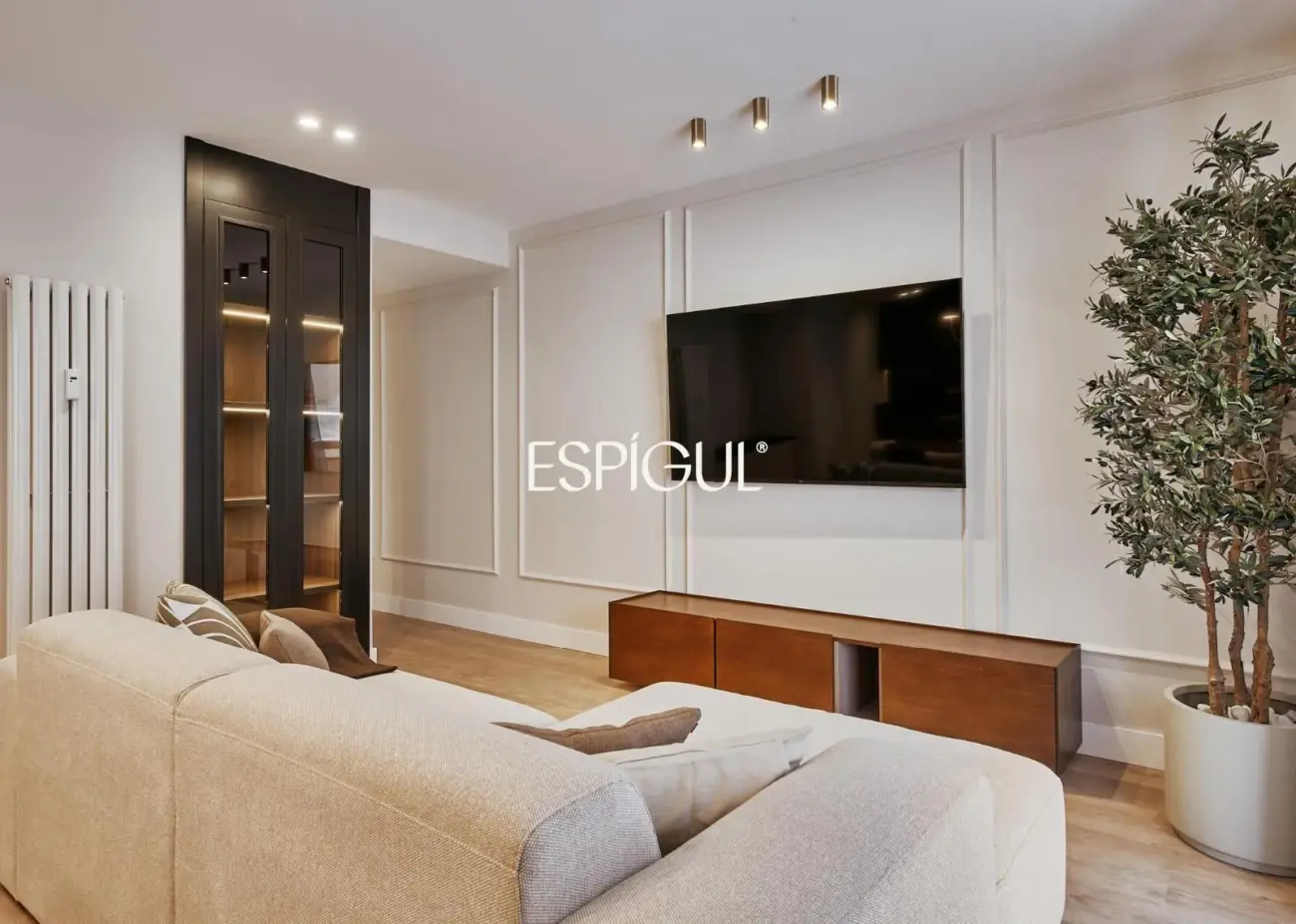 Vivienda situada en la calle General Díaz Porlier con plaza de garaje, Lista