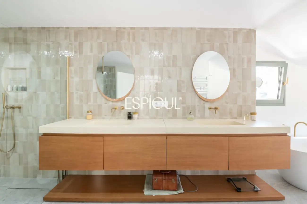 Vivre le luxe à Cabrils : vues, design et exclusivité