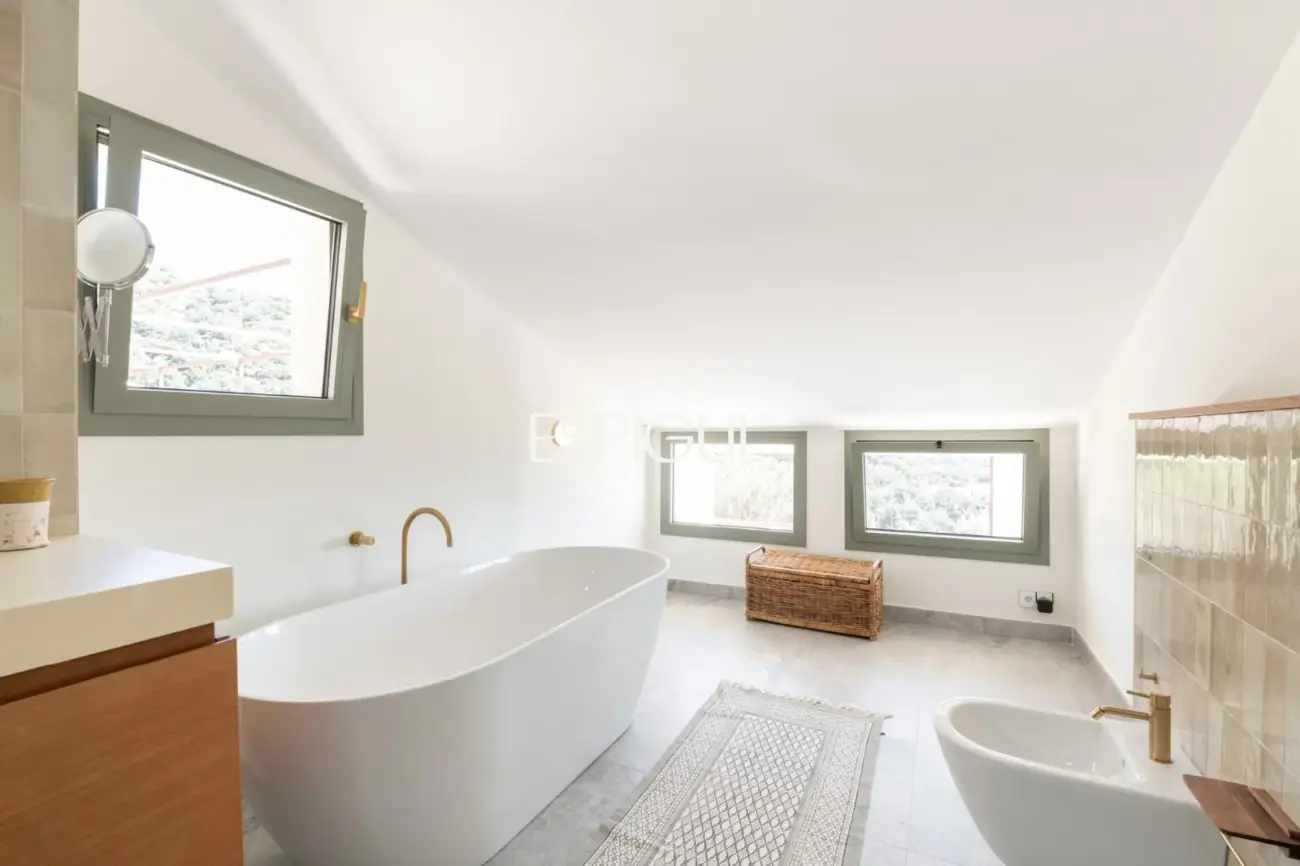 Vivre le luxe à Cabrils : vues, design et exclusivité