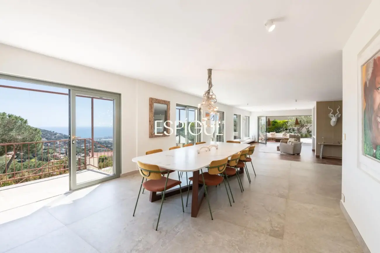 Vivre le luxe à Cabrils : vues, design et exclusivité