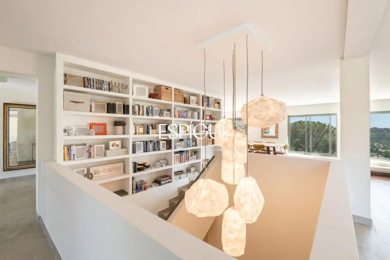 Vivre le luxe à Cabrils : vues, design et exclusivité