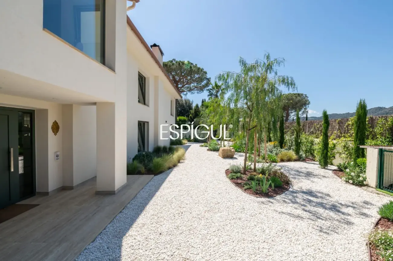 Vivre le luxe à Cabrils : vues, design et exclusivité