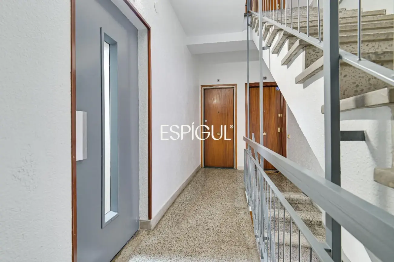 7ª Planta con Sol Directo, 4 Habitaciones y Parking incluido junto a Can Batlló