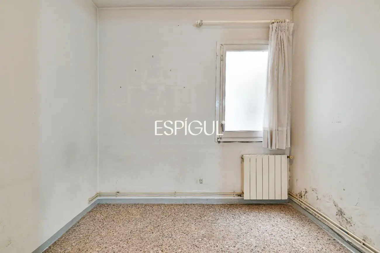 7ª Planta con Sol Directo, 4 Habitaciones y Parking incluido junto a Can Batlló