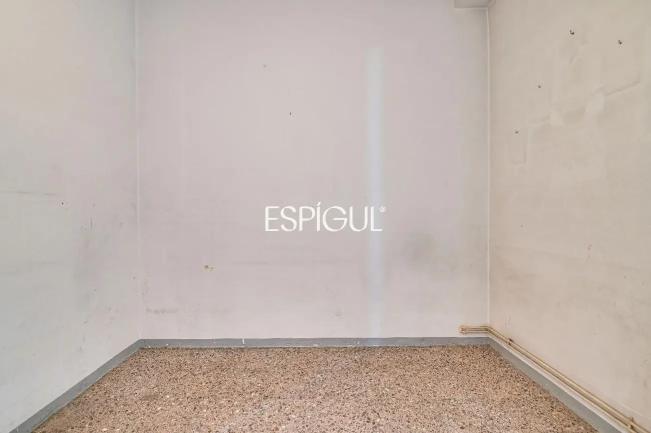 7ª Planta con Sol Directo, 4 Habitaciones y Parking incluido junto a Can Batlló