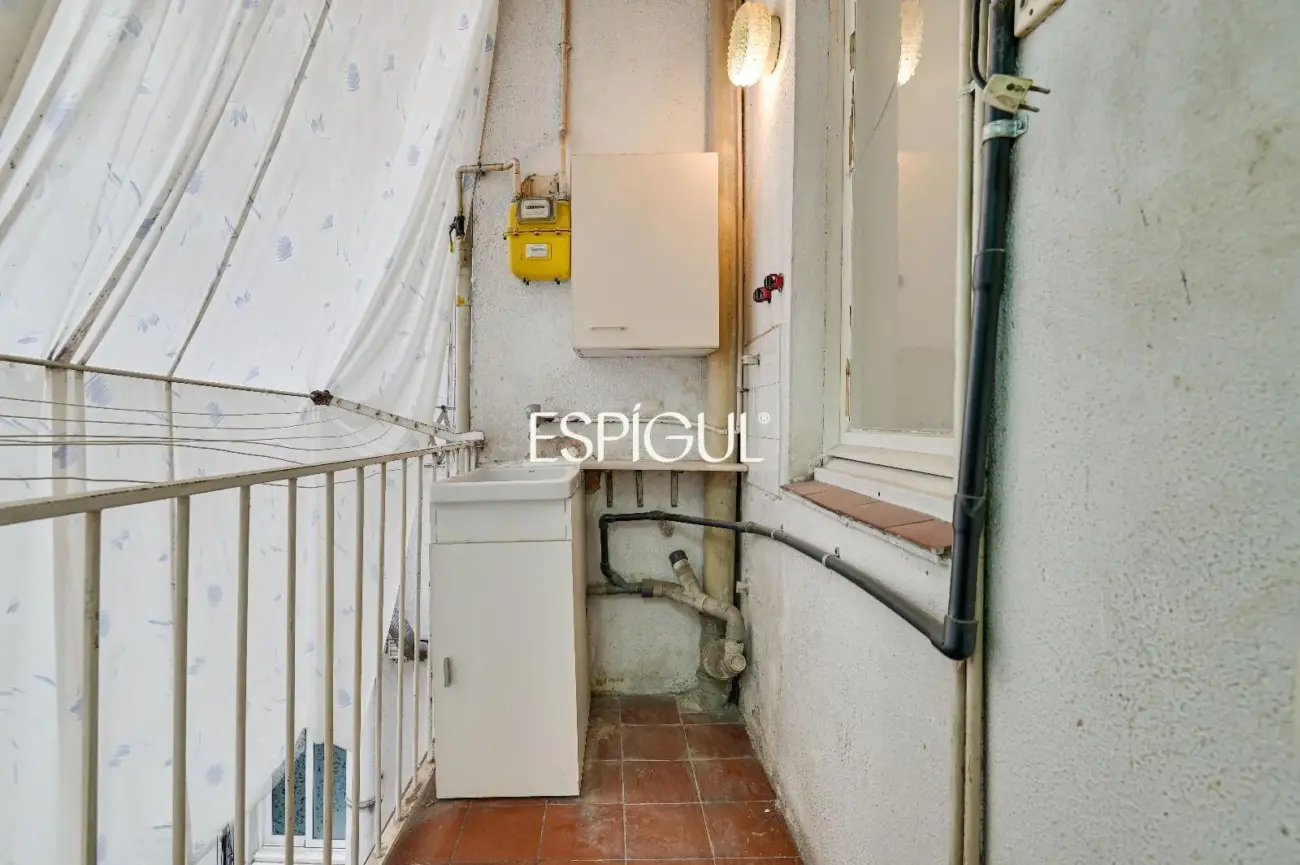 7ª Planta con Sol Directo, 4 Habitaciones y Parking incluido junto a Can Batlló