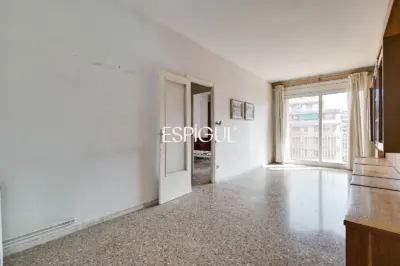 7ª Planta con Sol Directo, 4 Habitaciones y Parking incluido junto a Can Batlló