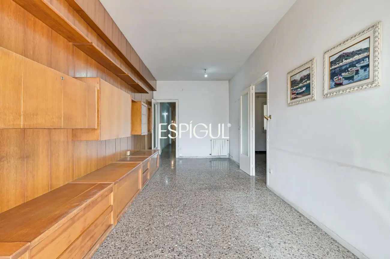7ª Planta con Sol Directo, 4 Habitaciones y Parking incluido junto a Can Batlló