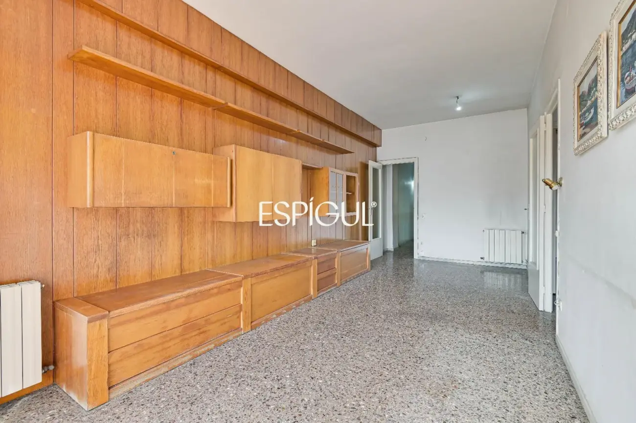 7ª Planta con Sol Directo, 4 Habitaciones y Parking incluido junto a Can Batlló