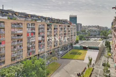 7ª Planta con Sol Directo, 4 Habitaciones y Parking incluido junto a Can Batlló