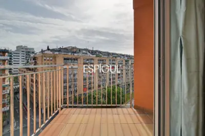 7ª Planta con Sol Directo, 4 Habitaciones y Parking incluido junto a Can Batlló