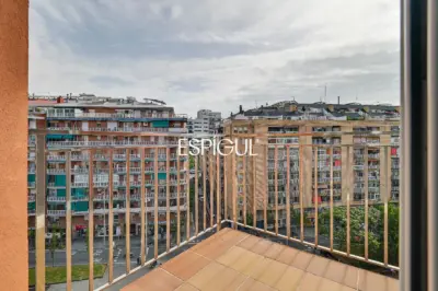 7ª Planta con Sol Directo, 4 Habitaciones y Parking incluido junto a Can Batlló