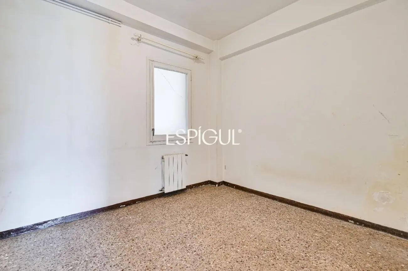 7ª Planta con Sol Directo, 4 Habitaciones y Parking incluido junto a Can Batlló