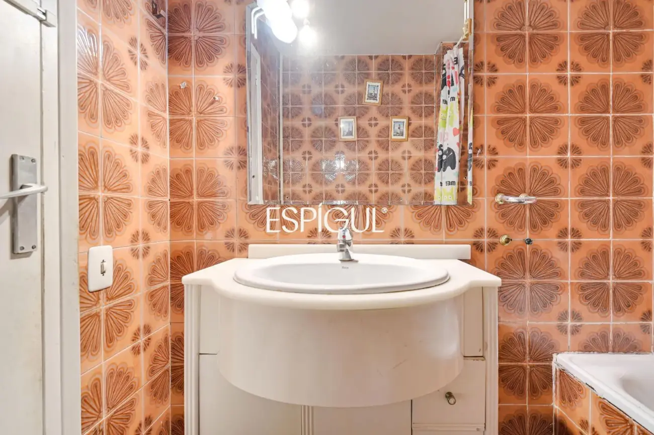7ª Planta con Sol Directo, 4 Habitaciones y Parking incluido junto a Can Batlló