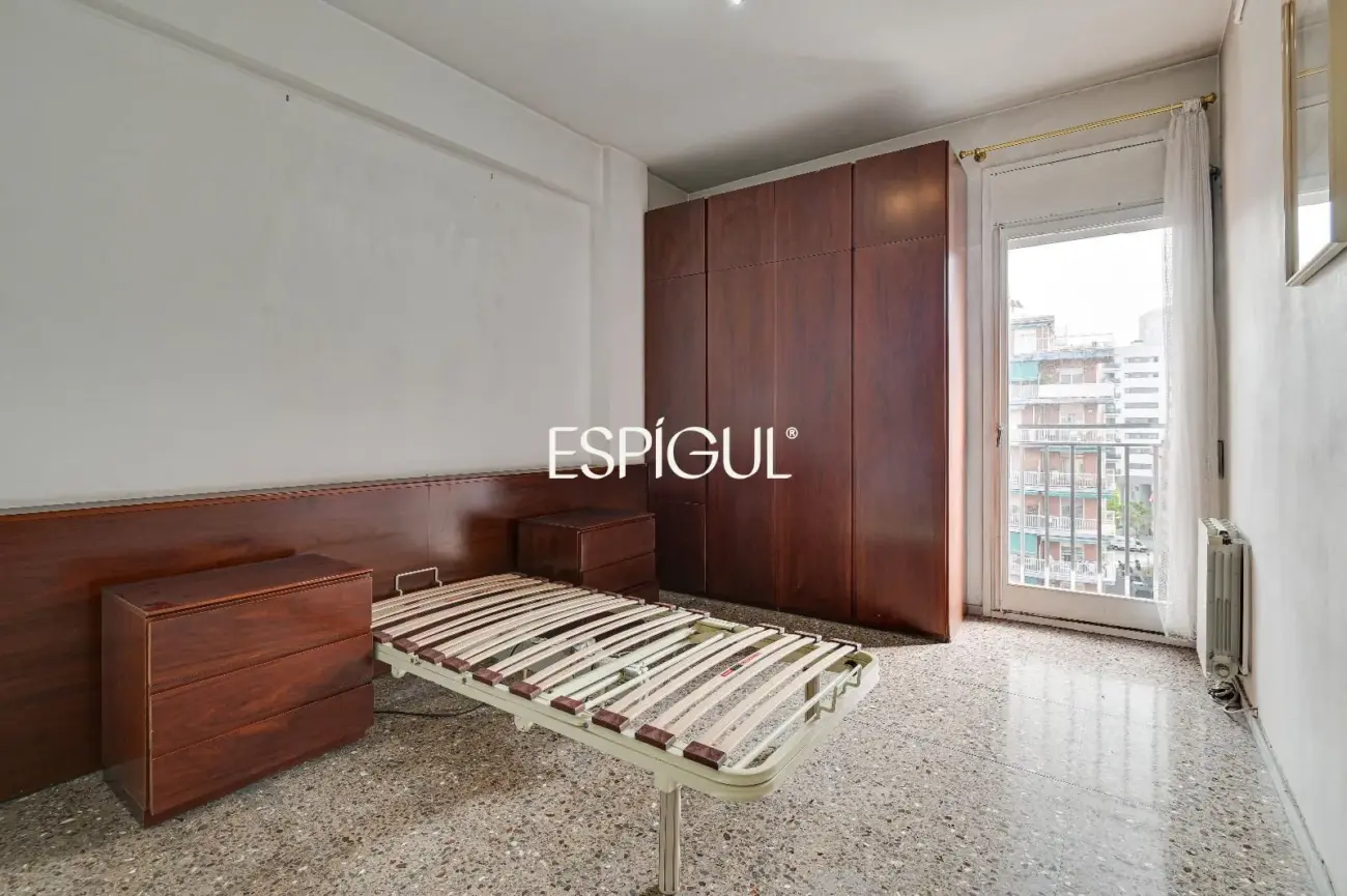 7ª Planta con Sol Directo, 4 Habitaciones y Parking incluido junto a Can Batlló