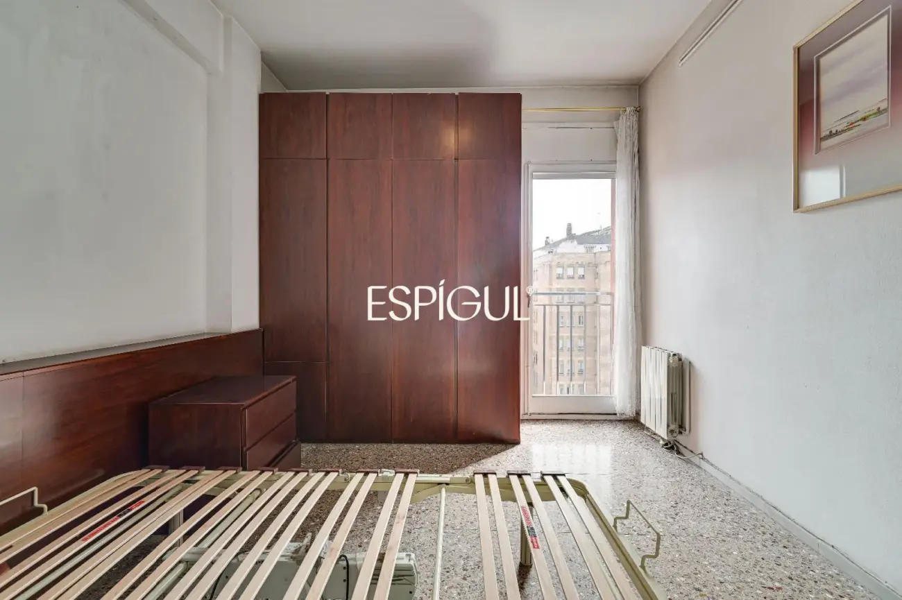 7ª Planta con Sol Directo, 4 Habitaciones y Parking incluido junto a Can Batlló