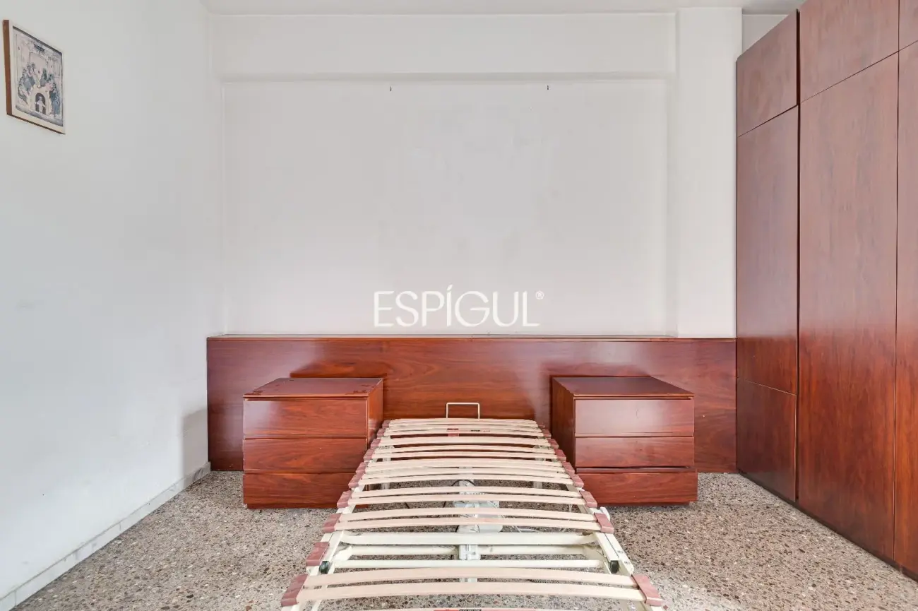 7ª Planta con Sol Directo, 4 Habitaciones y Parking incluido junto a Can Batlló