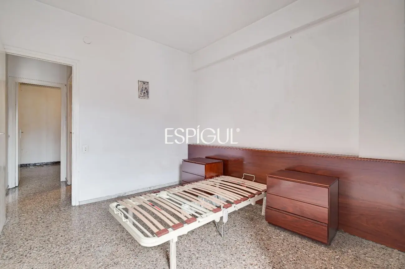 7ª Planta con Sol Directo, 4 Habitaciones y Parking incluido junto a Can Batlló