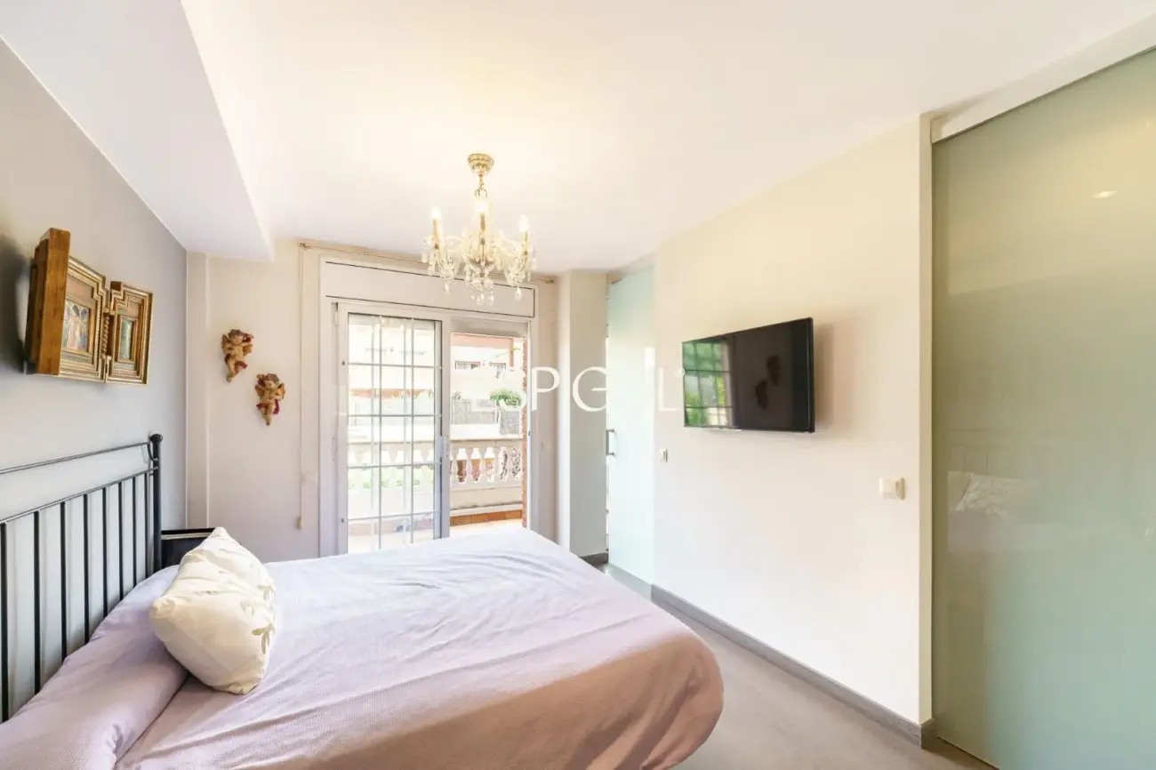 Spacious renovated house with a large terrace in the center of Vilassar de Mar