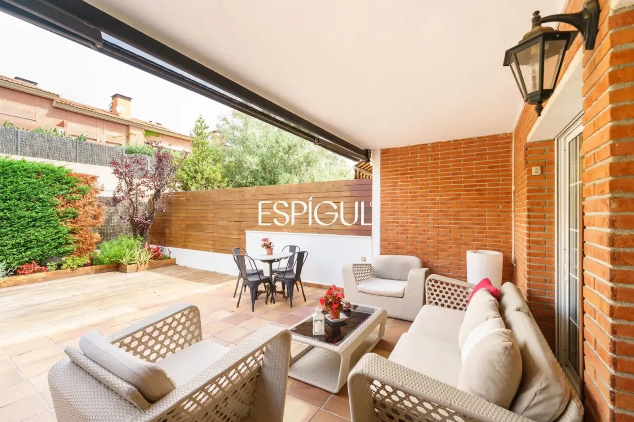 Spacious renovated house with a large terrace in the center of Vilassar de Mar