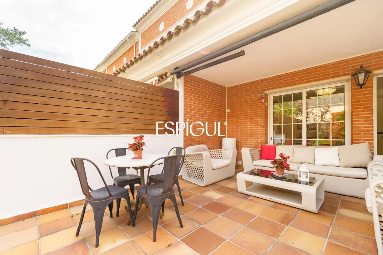 Spacious renovated house with a large terrace in the center of Vilassar de Mar