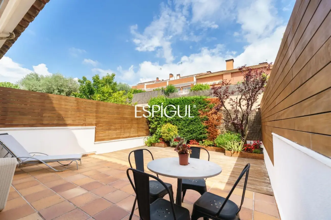 Spacious renovated house with a large terrace in the center of Vilassar de Mar