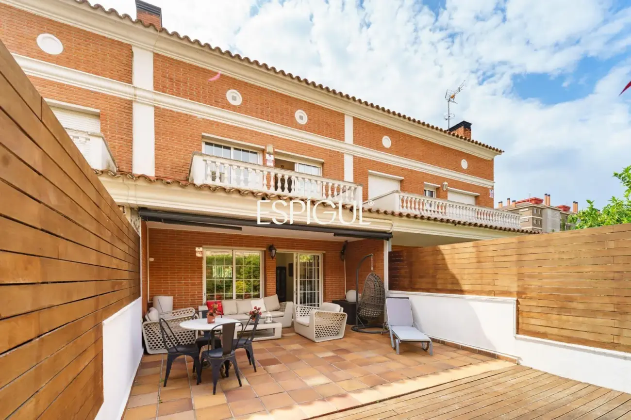 Spacious renovated house with a large terrace in the center of Vilassar de Mar